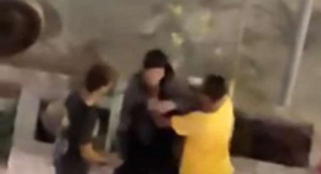 فتاة عربة النظافة