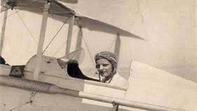 هدى عفيفي.. حكاية أول سيدة مصرية في هندسة الطيران| صور