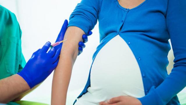 تطعيم النساء الحوامل