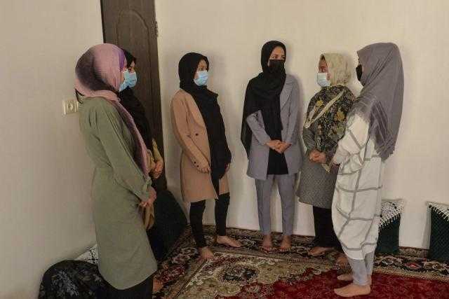 المرأة تحت حكم طالبان.. الحركة تحذر النساء من إثارة الفوضى