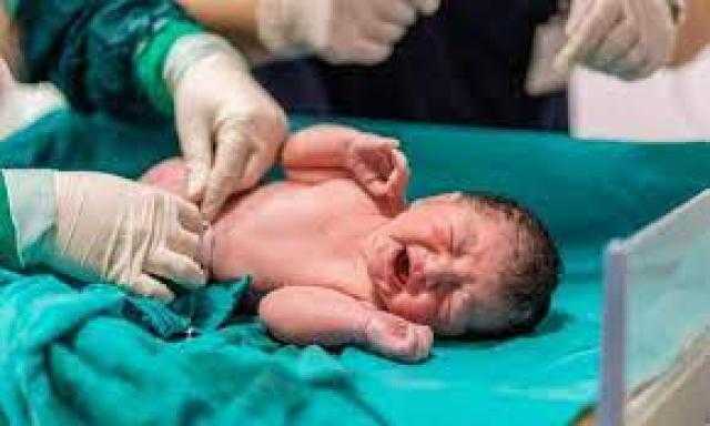 الحكومة تفجر ”مفاجأة جديدة” بشأن نسبة الولادة القيصرية بالمستشفيات الخاصة