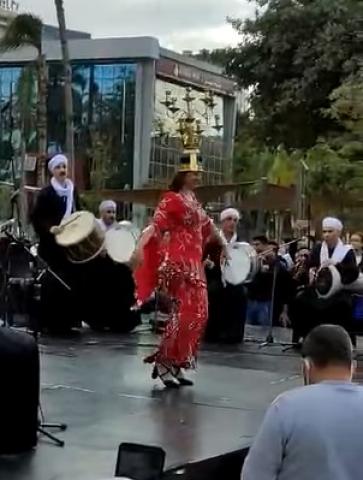 «راقصة شعبية» في احتفالية جامعة عين شمس باليوم العالمي للغة العربية