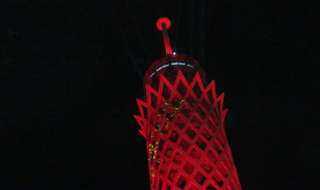 شاهد.. برج القاهرة يتزين ليلة رأس السنة احتفالًا بـ”2022“