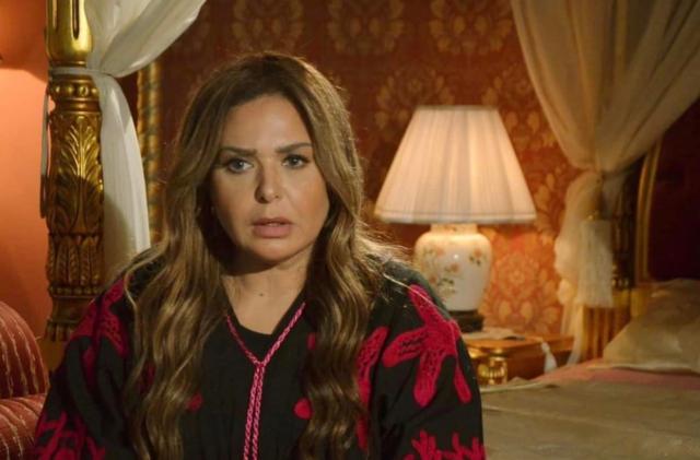 الفنانة صابرين