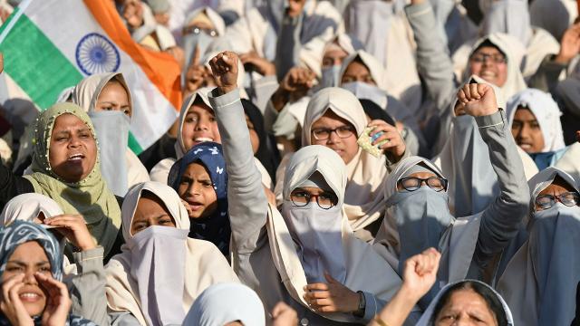 الحجاب داخل الجامعات الهند