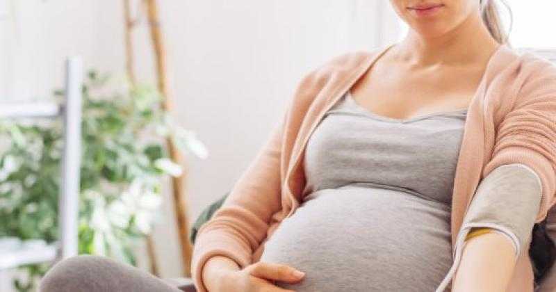 الصحة تفجر مفاجأة وتكشف قائمة مأكولات يجب على السيدات الحوامل تجنبها