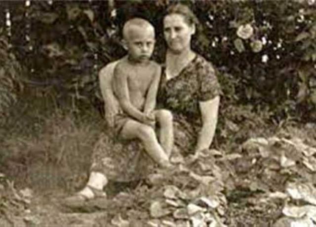 فلاديمير بوتين ووالدته