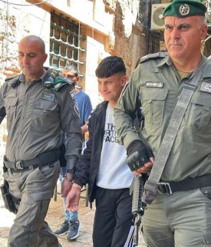 الاحتلال الاسرائيلي يعتقل الطفل الفلسطيني دجانة