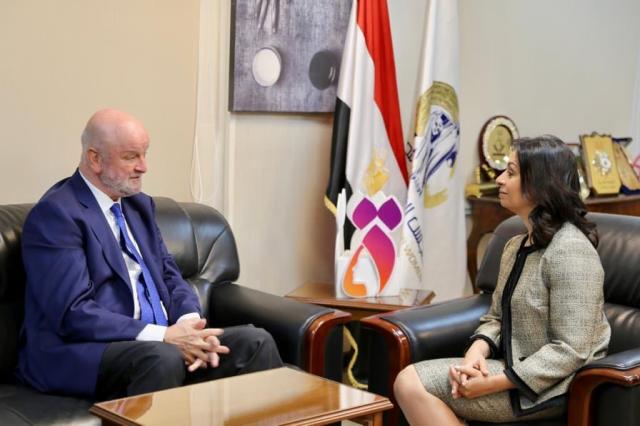 رئيسة قومي المرأة