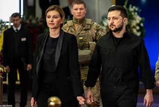 شاهد.. أول ظهور لرئيس أوكرانيا مع زوجته منذ بدء الحرب الروسية