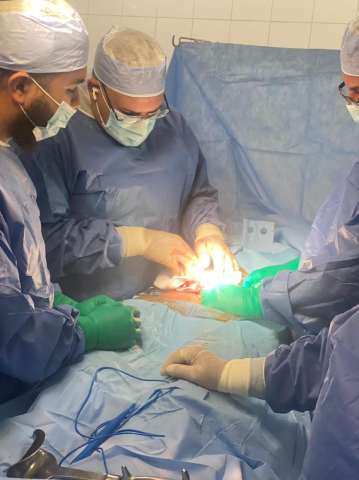 إجراء جراحة نادرة لإزالة ورم ليفي