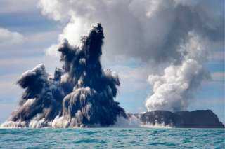 ثوران بركان كافاتشى يزلزل المحيط الهادئ