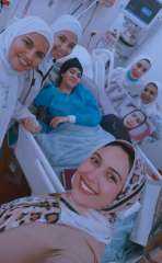 لفتة إنسانية.. عاملو مجمع الإسماعيلية الطبي يحتفلون بعيد ميلاد طالبة أصيبت بحادث