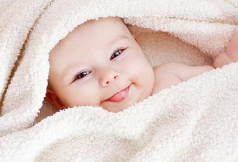 ابتسامة الطفل