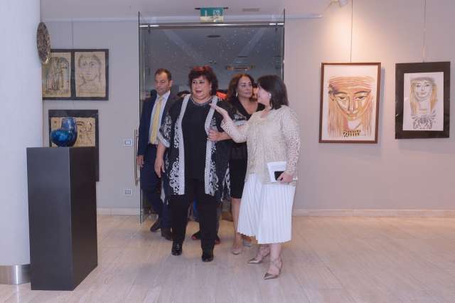 وزيرة الثقافة تفتتح معرض نتاج منحة الفائزين بجائزة الدولة للإبداع الفني بالاكاديمية المصرية للفنون بروما