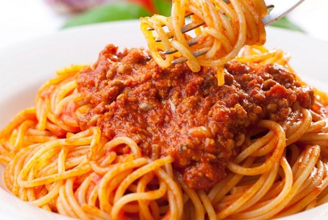 المكرونة باللحمة المفرومة