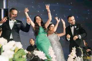 اتفرج.. رقص يسرا مع تامر حسنى وأغنية هدية من العريس لعروسته فى فرح أحمد العدل
