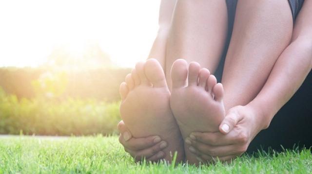 رائحة القدمين الكريهة