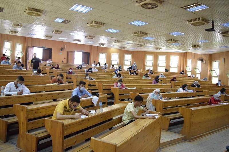 الامتحانات