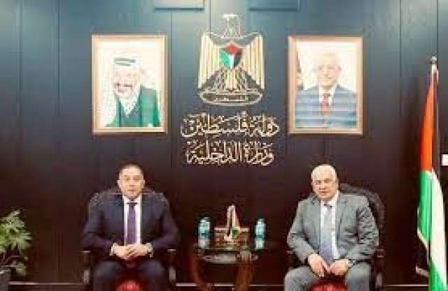 سفير مصر خلال لقائه الرئيس الفلسطيني في رام الله