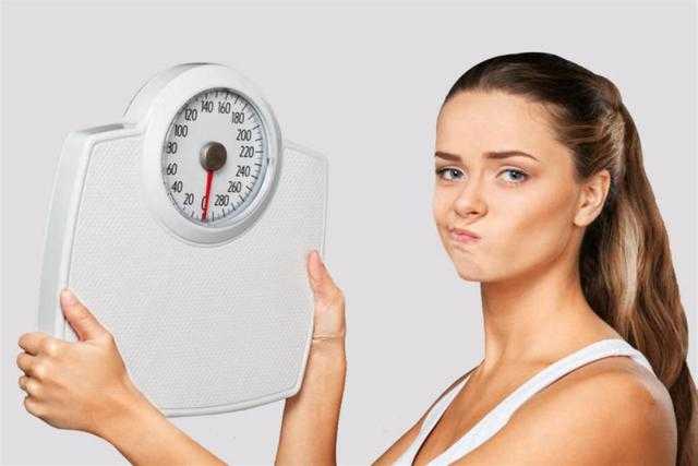 ما السبب وراء زيادة الوزن بشكل سريع بعد سن الـ 40 ؟