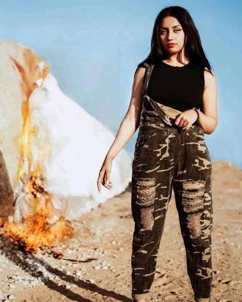 مصرية تحرق فستان زفافها