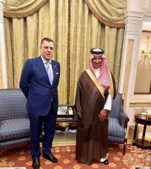 وزير السياحة والآثار يستهل لقاءاته الرسمية بالعاصمة السعودية الرياض