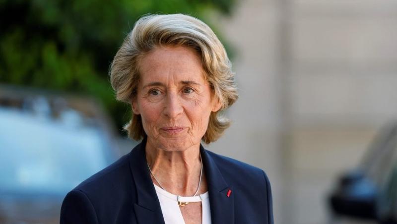 المناهضة للمثليين.. استقالة وزيرة السلطات المحلية الفرنسية كارولين كايو لهذا السبب