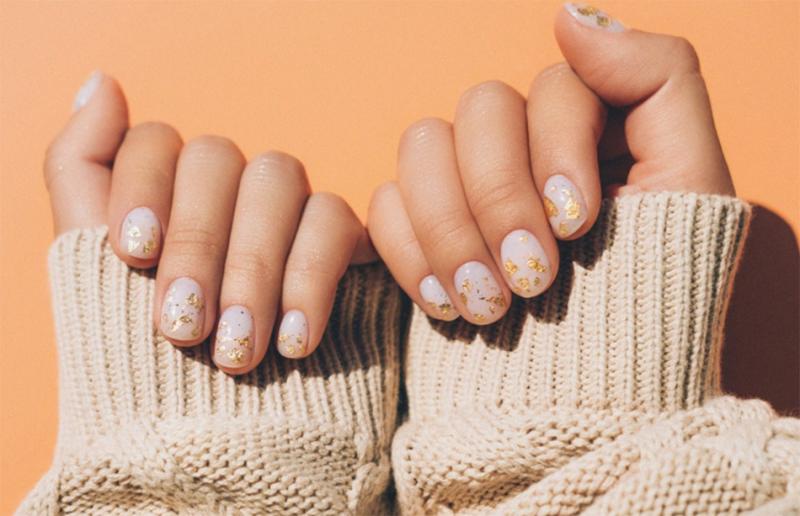 موضة طلاء الأظافر