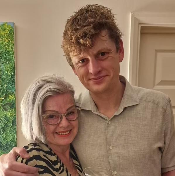 ديبورا وتاتون