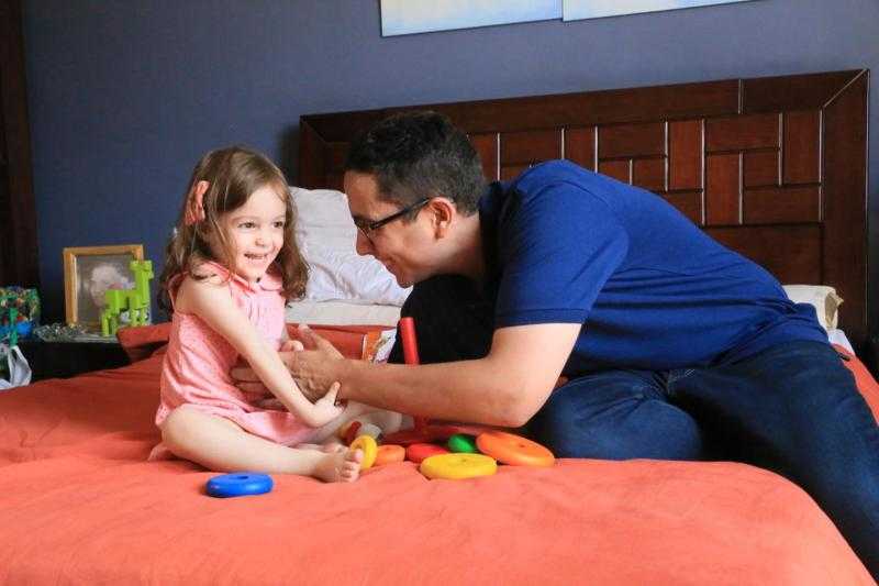 للآباء.. كيفية التعامل مع أطفالك من الفتيات
