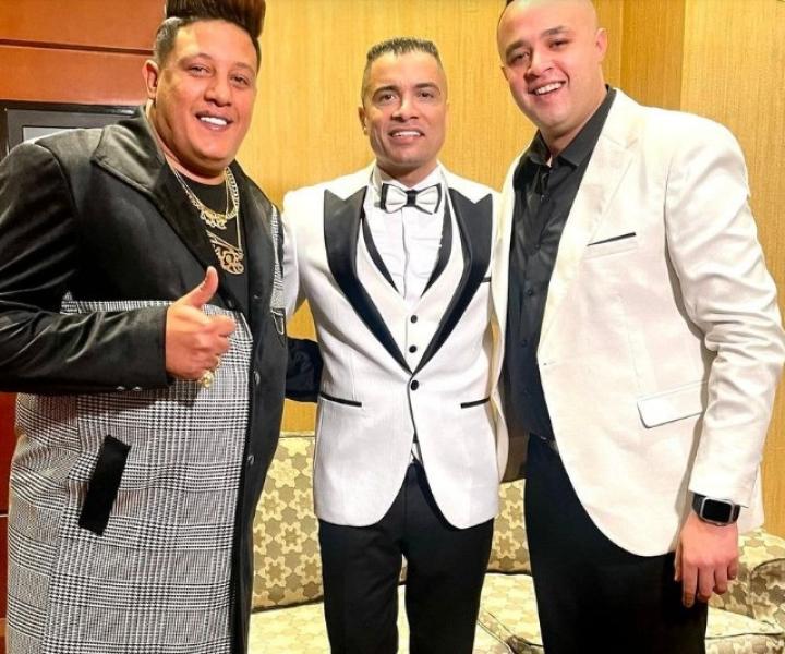 ملابس حمو بيكا في زفاف شاكوش تثير السوشيال.. دي بدلة ولا جيبه