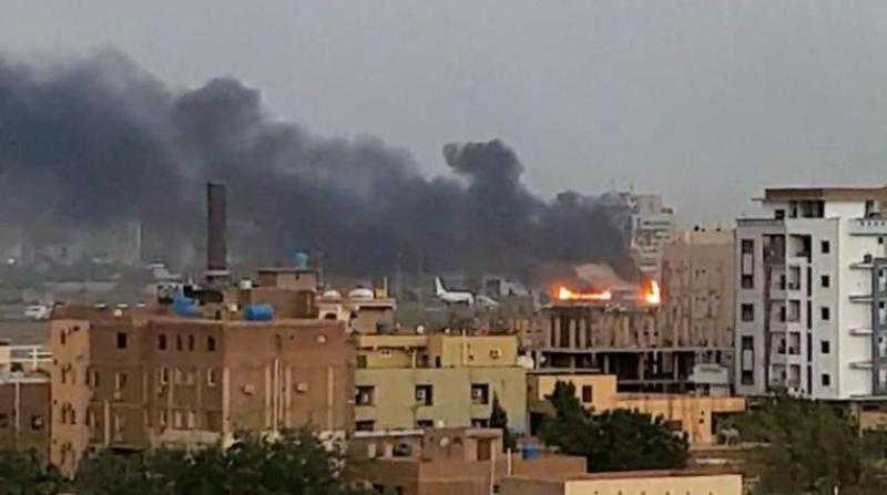 السودان يسلك طريق اللاعودة.. بدء عمليات اقتحام السجون وانتشار السلب والنهب