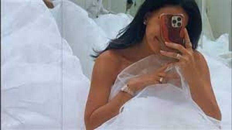 البلوجر هادية غالب تثير الجدل من بروفة فستان فرحها|شاهد