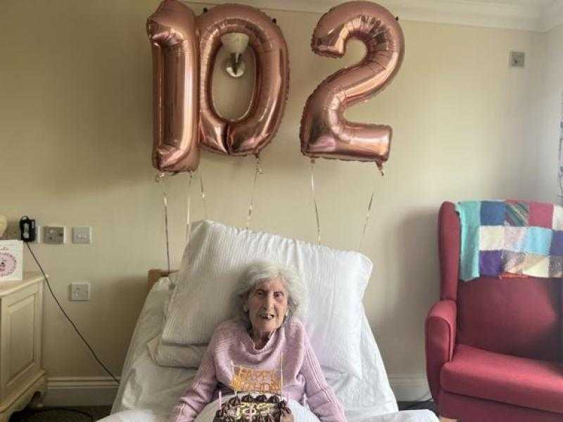 عاشت أكثر من قرن .. أمريكية عمرها 102 سنة تكشف سببين وراء صحتها