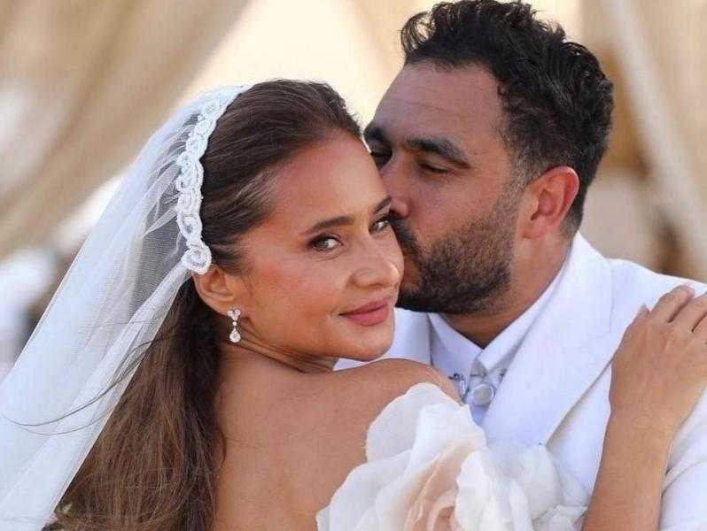 في عيد ميلاده.. رسالة رومانسية من نيللي كريم لزوجها هشام عاشور