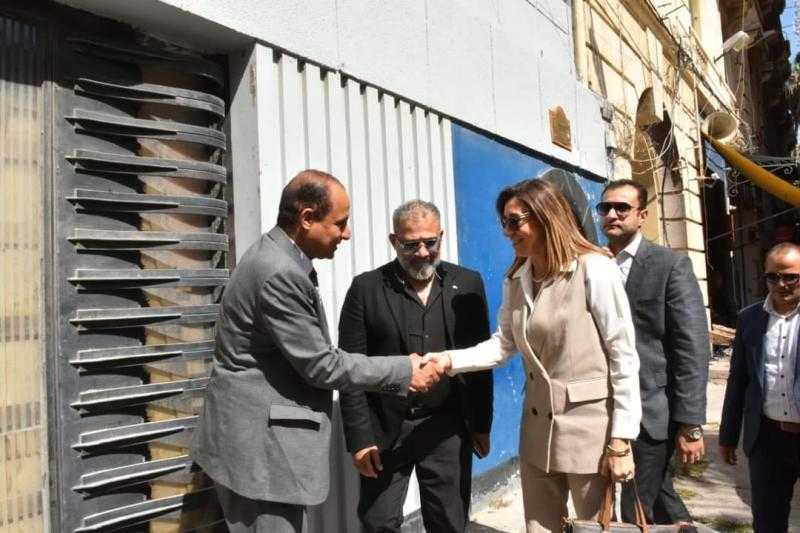 تفاصيل زيارة وزيرة الثقافة لأوبرا الإسكندرية