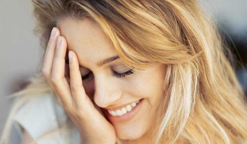 خبير علاقات أسرية يقدم نصائح ذهبية للتعامل مع المرأة الخجولة
