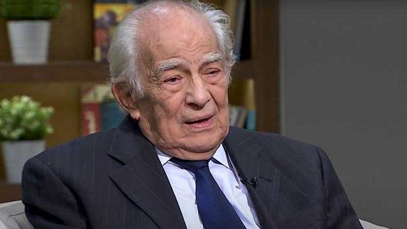 الفنان القدير رشوان توفيق لـ انا حوا: أنا بخير وليس لي أية صفحات على الفيس بوك