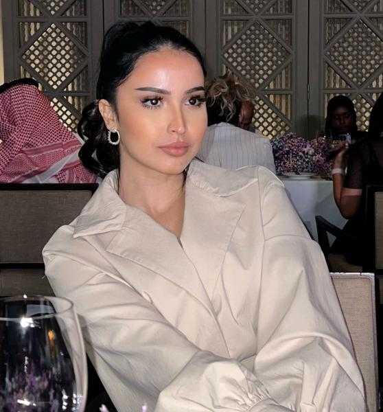 ملاك الدوسري مصممة أزياء سعودية تسعى للعالمية بـ«الهوت كوتور»