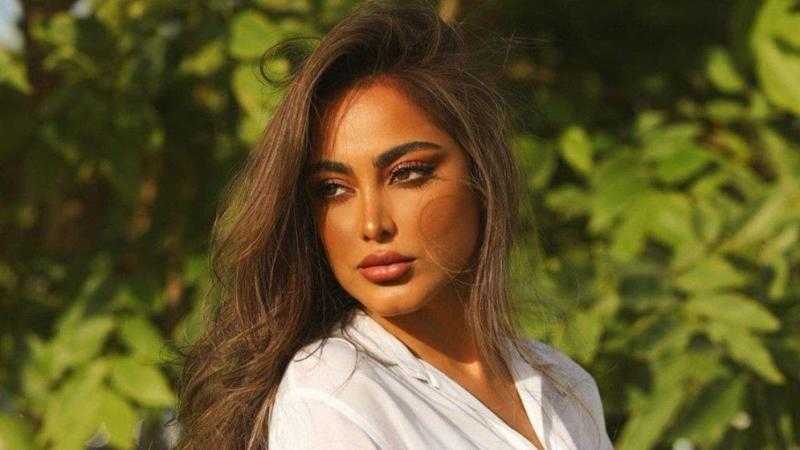 سَكرانة.. فيديو يوثق حادث الفاشنيستا فاطمة المؤمن المروع بالكويت.. شاهد