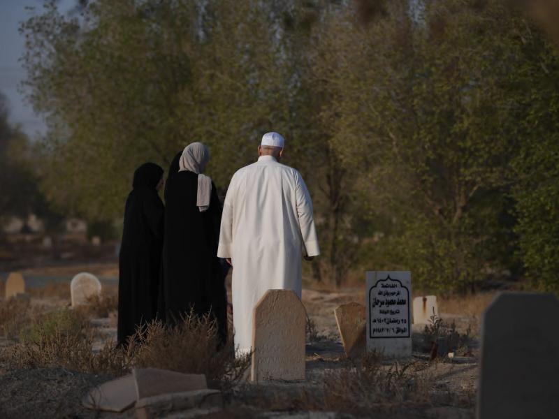 هل يجوز تخصيص يوم الجمعة بزيارة المقابر؟ ”الإفتاء” توضح