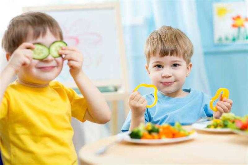 لو طفلك مغلبك في الأكل.. اتبعي هذه الخطوات لتتخلصي من فقدان الشهية