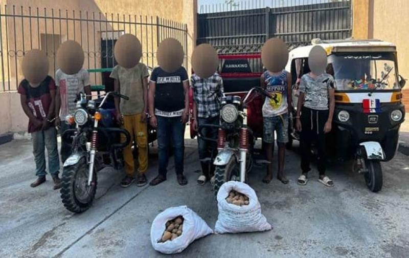 مفاجآت بالجملة.. الداخلية تنجح في ضبط المتهمين بسرقة البطاطس من على سيارة بالعبور