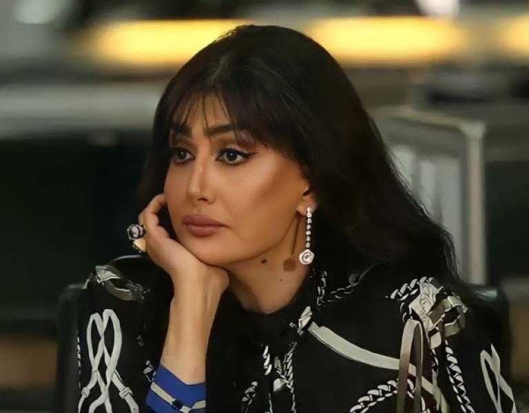 ناس معقدة.. غادة عبد الرازق تُهين منتقدي تحدثها بالإنجليزية