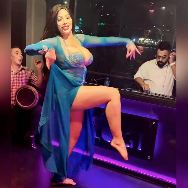 الراقصة حورية