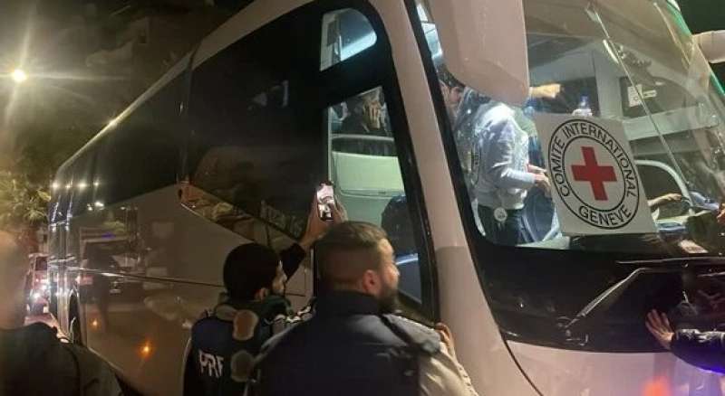 إعلان قائمة الدفعة الخامسة من الأسرى الفلسطينيين المقرر إطلاق سراحهم اليوم