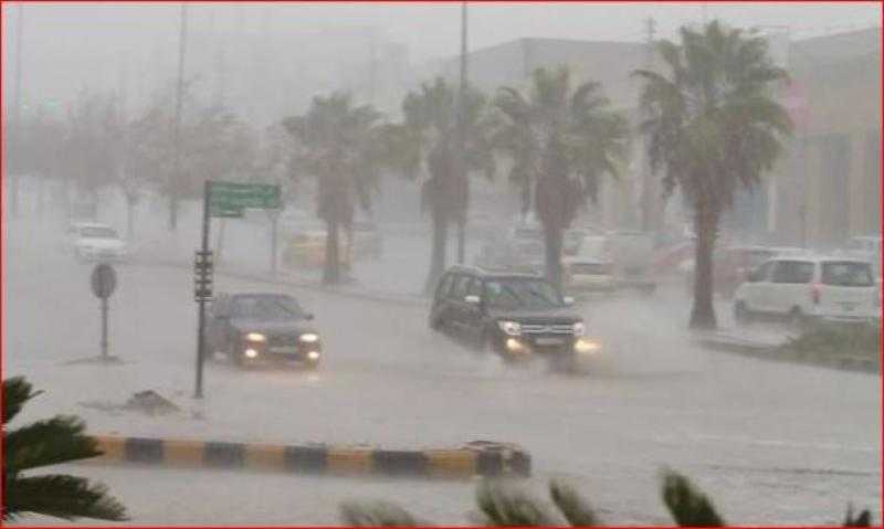 غدًا شبورة كثيفة تصل للضباب وأمطار رعدية ببعض المناطق والقاهرة 23 درجة