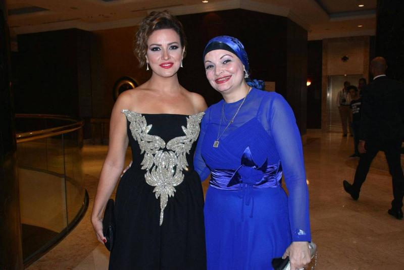 ريهام عبد الغفور ووالدتها