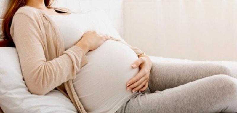 لماذا تشعرين بحرارة الجسم الزائد أثناء الحمل؟.. 3 نصائح هامة